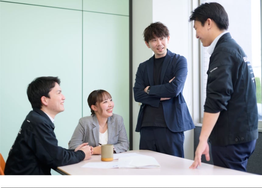 富士商株式会社 チームミーティングの様子